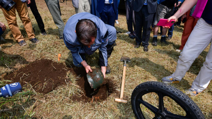 A search effort to find the remains of 47 German soldeirs and a French woman accused of collaboration who were executed in 1944 by the local resistance in Meymac, France.