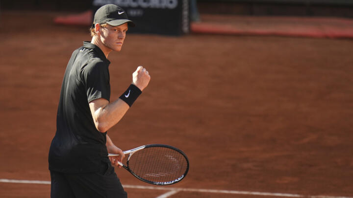 Jannik Sinner advanced to the round of 16 at the Italian Open in Rome
